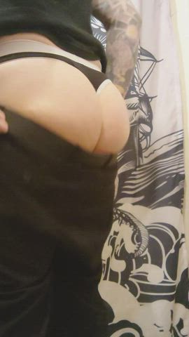 Playing with my ass helps me to get up each morning