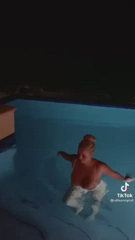 Boobs Bouncing Tits Huge Tits clip