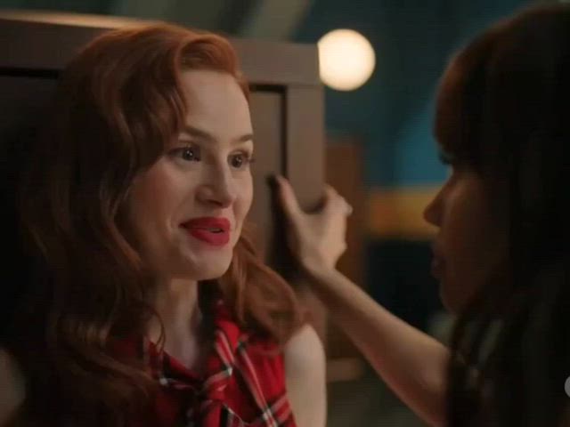 celebrity kissing lesbian madelaine petsch clip