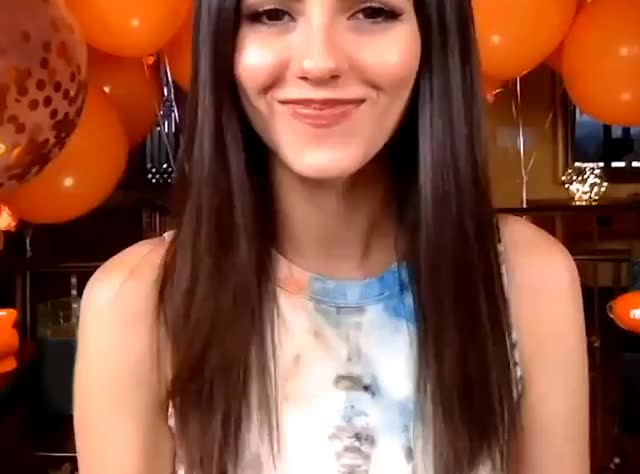 Celebrity Victoria Justice clip