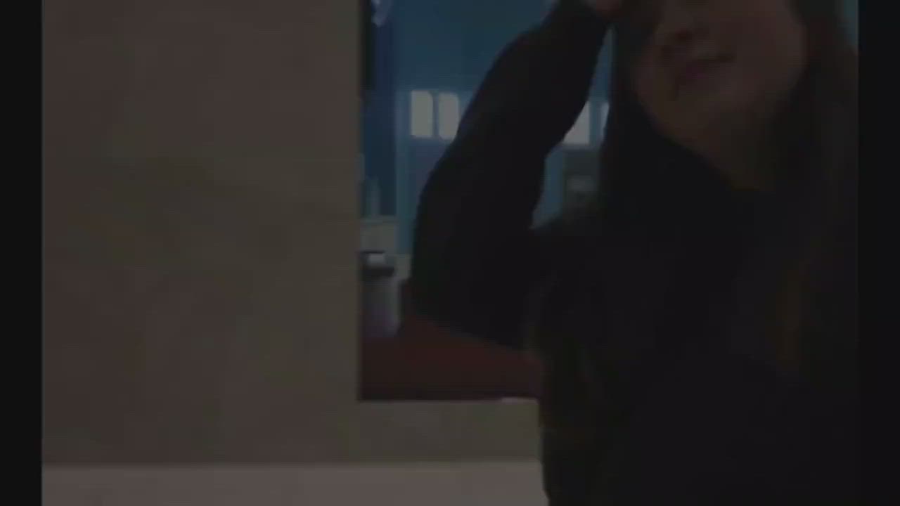 Big Tits Flashing Teen clip