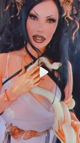 Big Tits Boobs Brunette Cleavage Goth Huge Tits Model clip