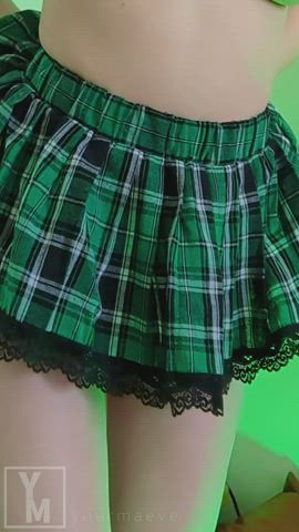 amateur homemade onlyfans pale redhead skirt stomach strip underboob clip