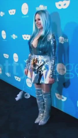 avril lavigne big tits interview clip