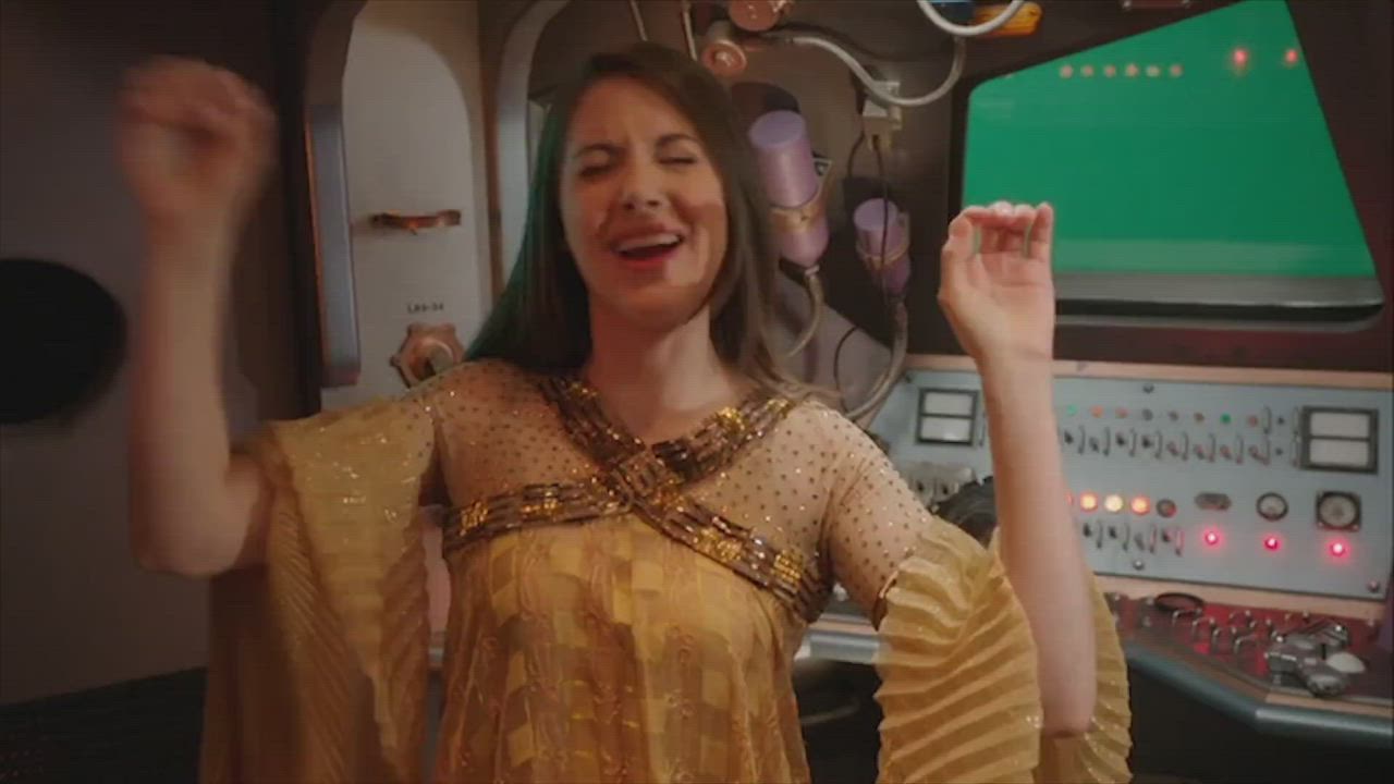 Alison Brie clip