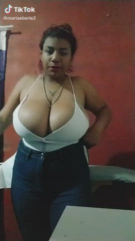 Big Tits Bouncing Tits Dancing clip