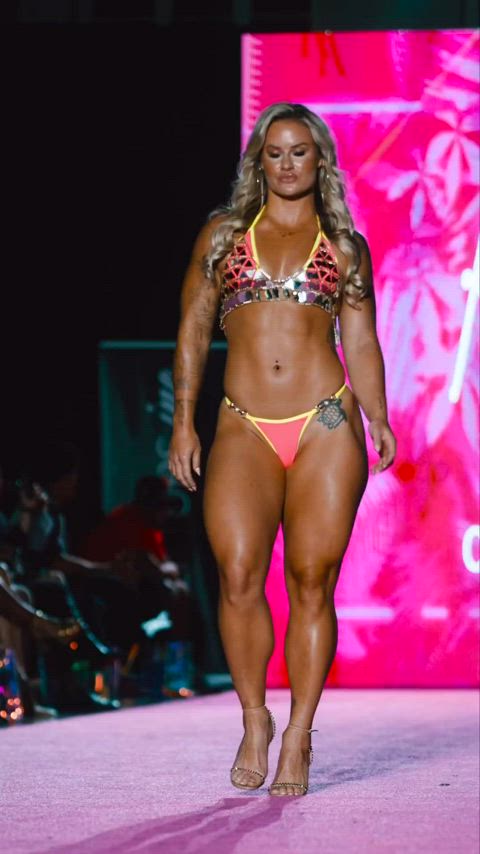 muscles muscular girl muscular milf clip