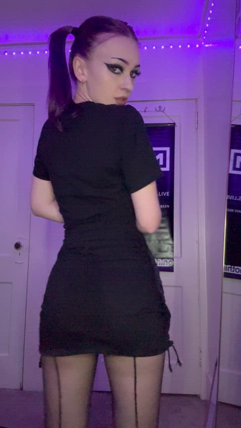 I can’t help I love to be a tease sometimes