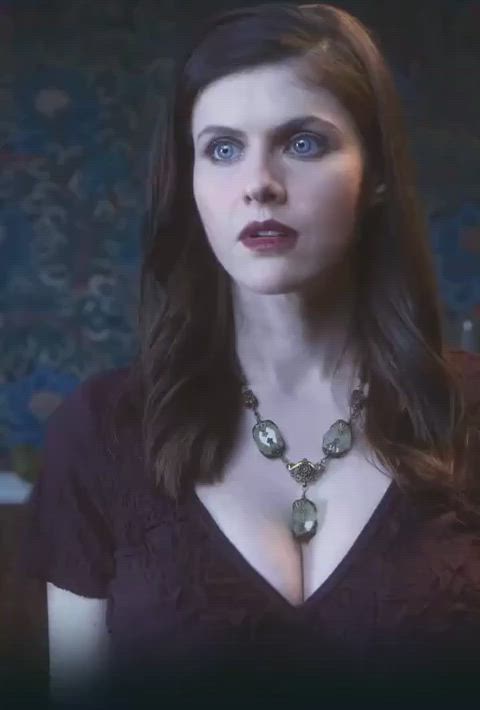 Alexandra Daddario ,