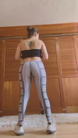 Ass Eating Latina Leggings clip
