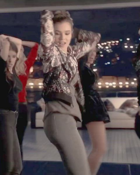 booty celebrity hailee steinfeld clip