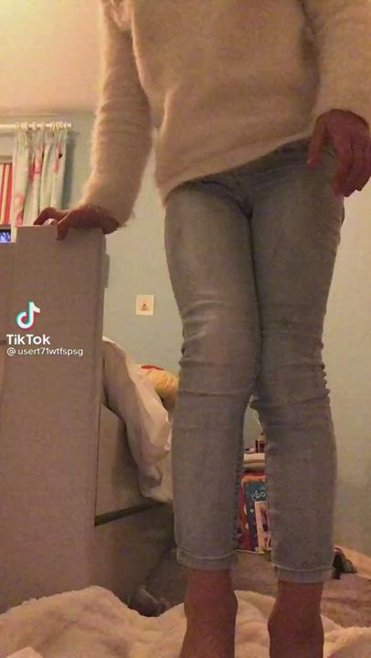 Peeing Teen TikTok clip