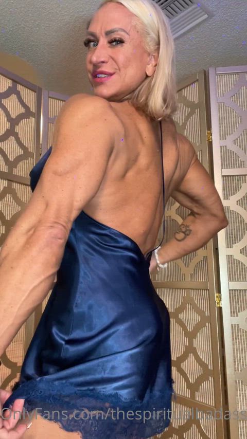 bodybuilder muscles muscular girl muscular milf clip