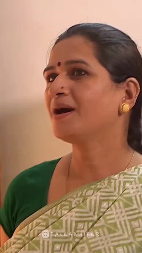 Desi Aunty face