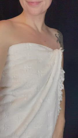 Iβm still wet after my shower π€