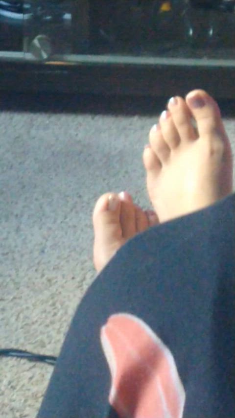 My Latina friend's pretty feet from behind