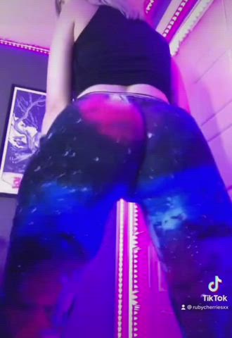 bubble butt tights tiktok twerking yoga pants clip
