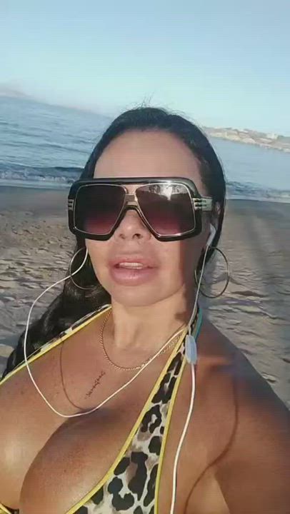 Big Tits Busty MILF clip