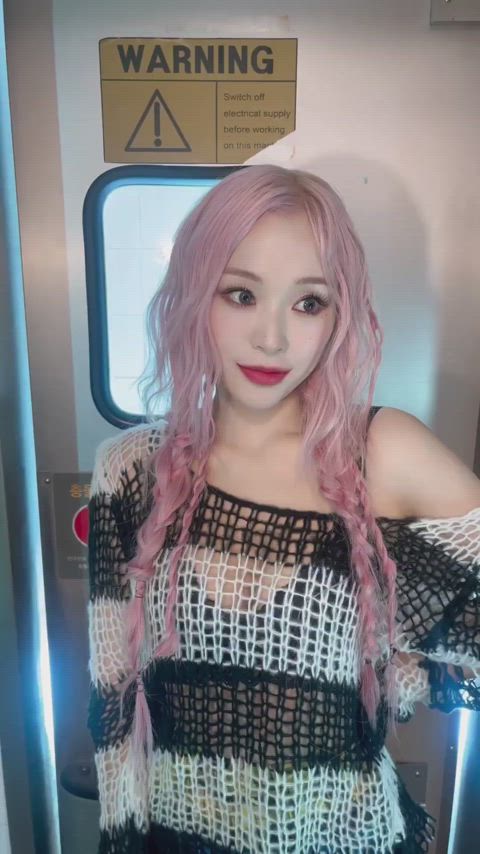 asian beautiful cleavage korean pretty kpop clip