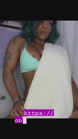 Ebony MILF OnlyFans Petite clip