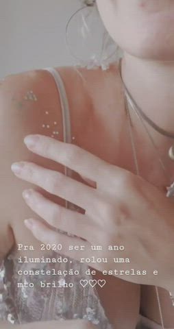 big tits brazilian celebrity cleavage redhead clip