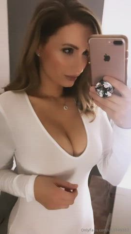 big tits cleavage sammy braddy clip