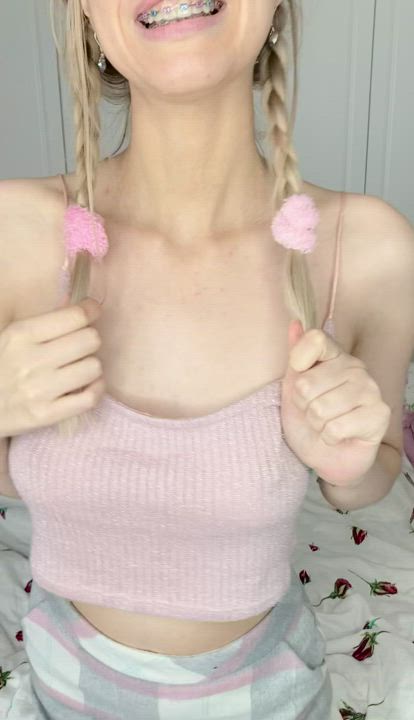 Cute Natural Tits Titty Drop clip