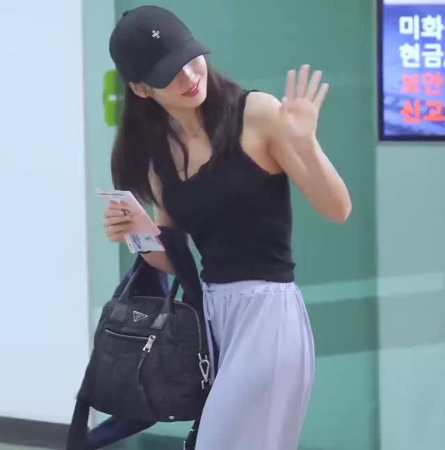 Momo 1 - [Iv6o78LgwaU]