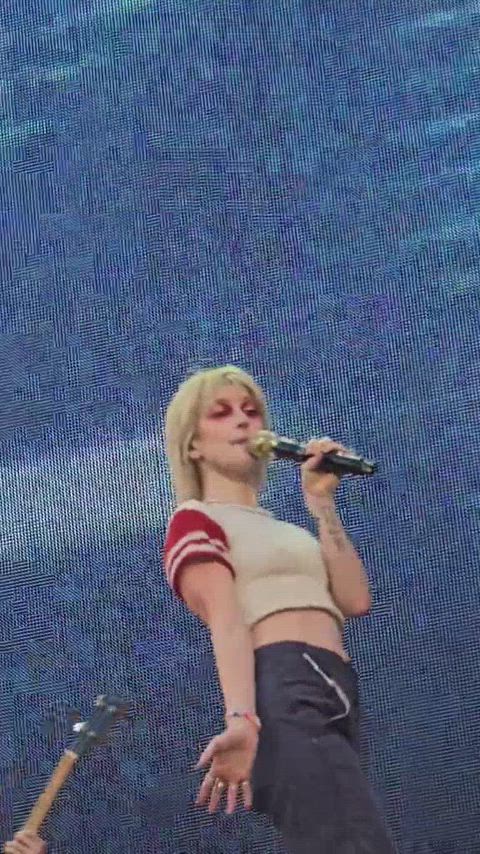 ass celebrity uglyblonde clip