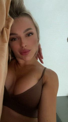 blonde selfie sex clip