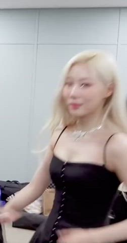 celebrity cleavage korean clip