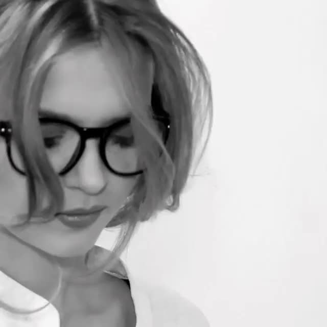 Josephine Skriver clip