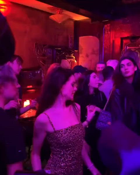 anne hathaway brunette celebrity dancing natural tits non-nude sexy clip