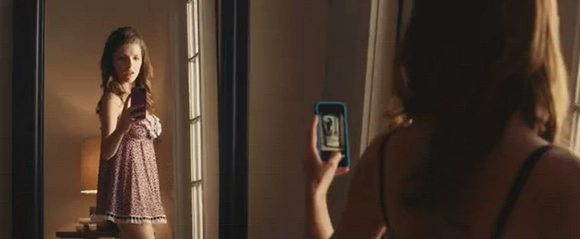 anna kendrick jiggling lingerie clip
