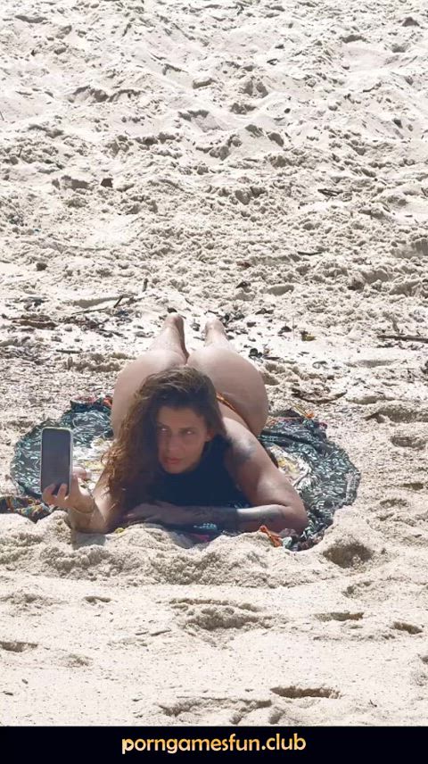 amateur beach big ass bubble butt exhibitionism hotwife milf public voyeur r/caughtpublic