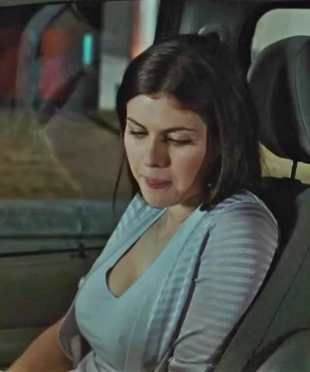 Alexandra Daddario - Hall Pass 1