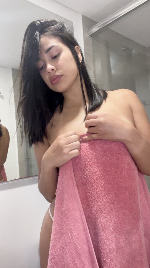 i hate hiding my boobs all day long