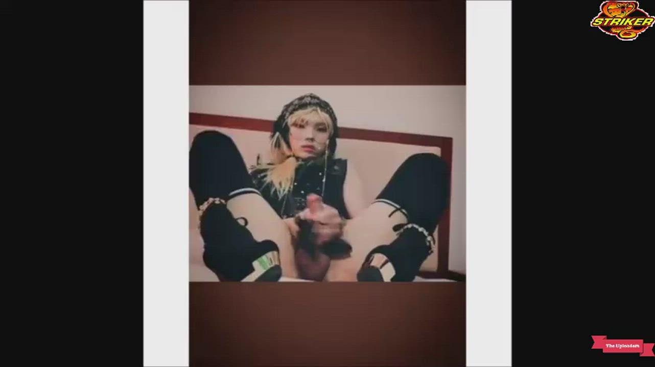 Cumshot T-Girl Trans clip