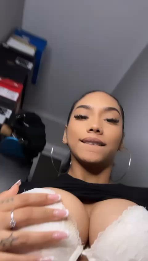 beautiful big tits latina lightskinned onlyfans tiktok clip