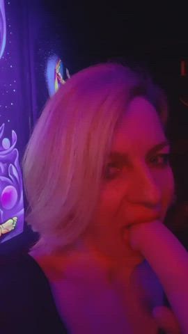 Blowjob Dildo MILF Porn GIF b<sy fhgjnmgm