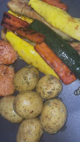 salmon potatoes & veggies