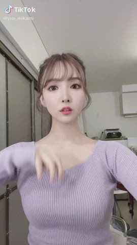Gravure Japanese TikTok clip