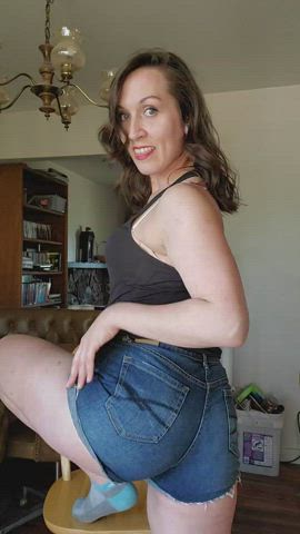 Feeling frisky before picking up my kids 💦