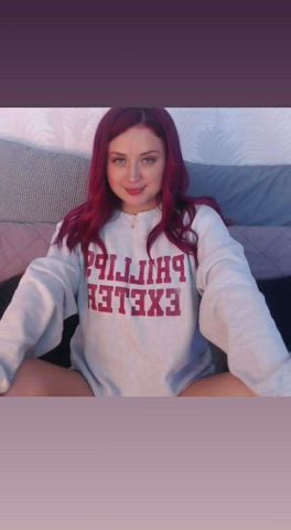 amateur camgirl cute dancing eye contact green eyes pretty teen clip