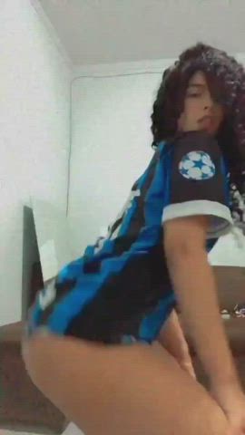 Brazilian Dancing Petite clip