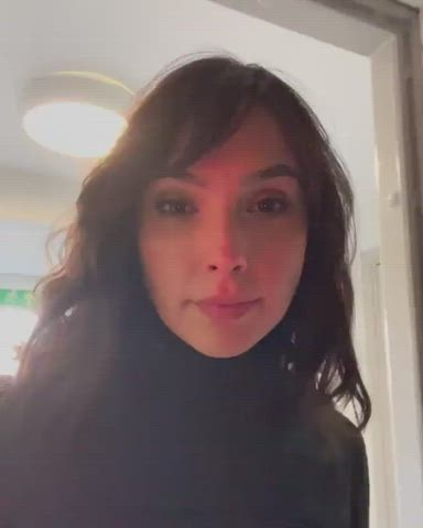 Bangs Celebrity Eye Contact Smile clip