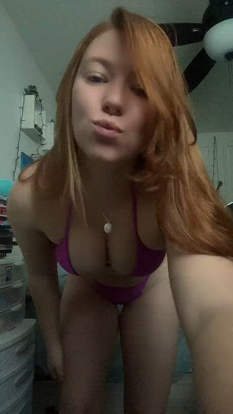 babe bikini redhead clip