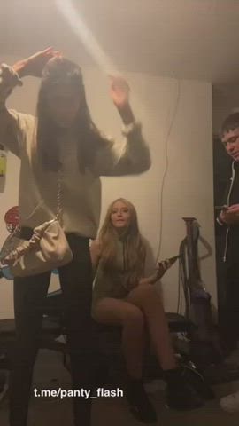Flashing Panties Upskirt clip