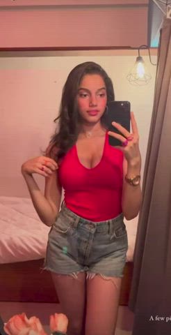 cleavage desi jean shorts legs tits clip