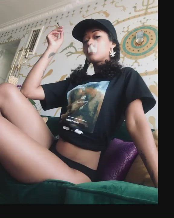Ebony Pornstar Skin Diamond Smoking clip